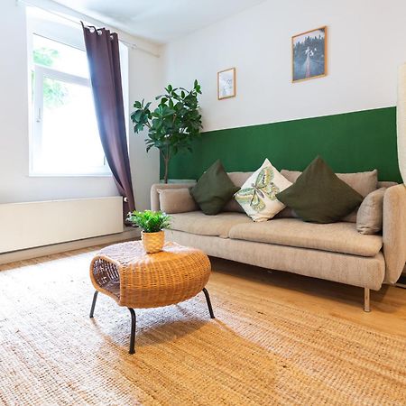 Fullhouse - Halle - F38 - Nespresso - Smarttv Luaran gambar